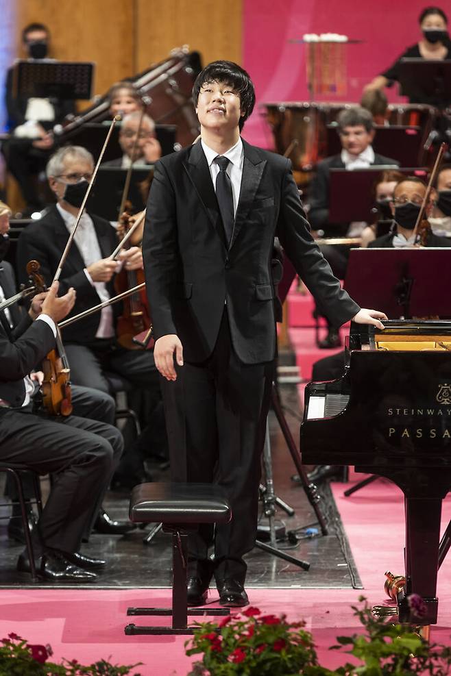 출처 : 부소니 콩쿠르 홈페이지