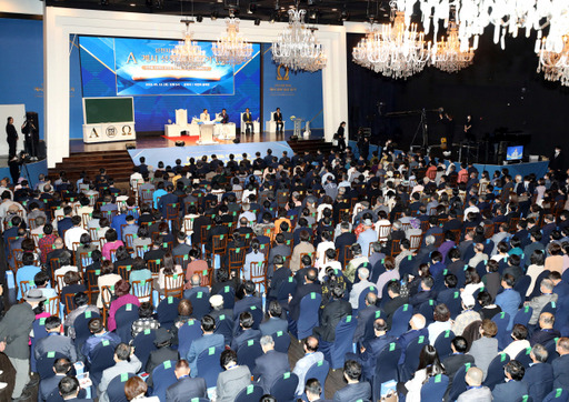 13일 인천 송도 라마다 호텔에서 열린 이만희 총회장의 말씀대성회. 신천지예수교 제공 