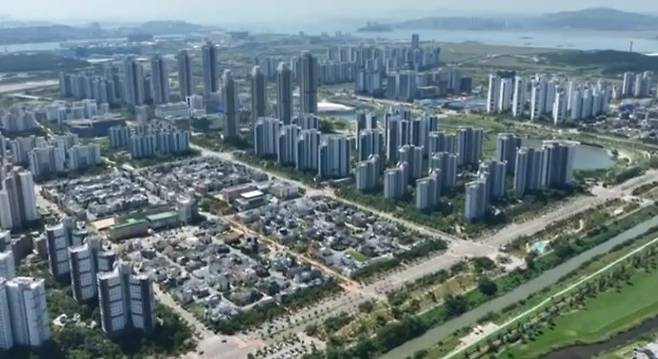 인천 청라국제도시 내 주거단지 전경. [연합]