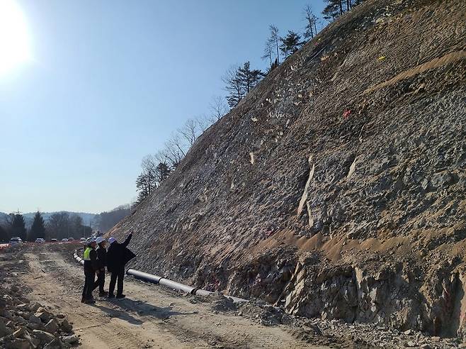 [대전=뉴시스] 대전시 건설관리본부가 대형공사장 안전점검을 하고 있다.  *재판매 및 DB 금지