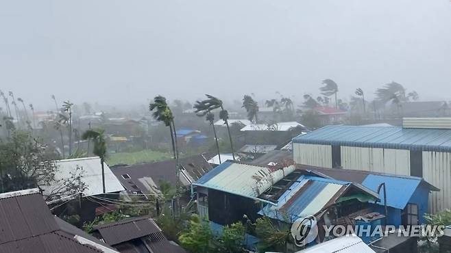 강력한 사이클론 '모카' 라카인주 시트웨 상륙. 2023.5.14. [REUTERS 연합뉴스 자료 사진. 재판매 및 DB 금지]