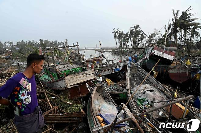 14일 사이클론 '모카'가 강타한 미얀마 라카인주 시트웨 항구의 모습. ⓒ AFP=뉴스1 ⓒ News1 강민경 기자