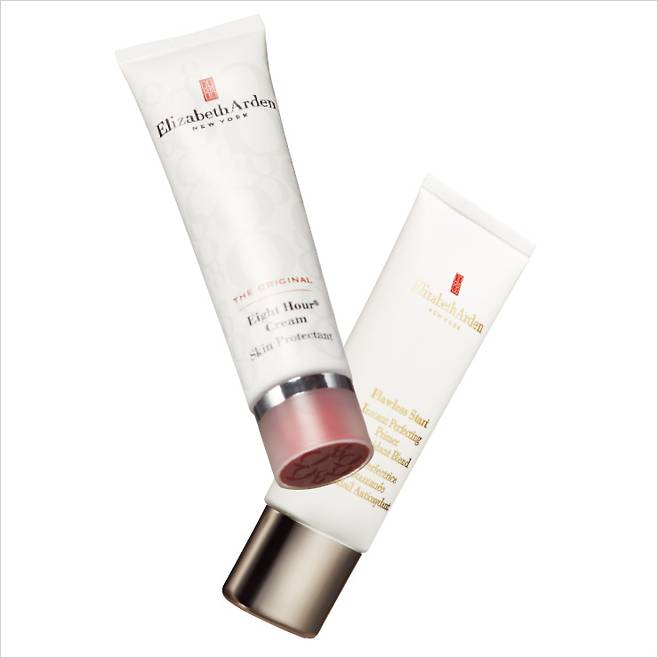 에잇아워Ⓡ 크림, 4만2천원, 플로리스 스타트 인스턴트 퍼펙팅 프라이머, 5만8천원, 모두 Elizabeth Arden.