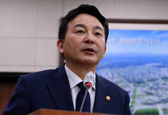 원희룡 국토교통부 장관이 지난달 20일 오전 서울 여의도 국회에서 열린 국토교통위원회 전체회의에 출석해 법안 통과 관련 정부측 인사말을 하고 있다. [사진=김성진 기자]