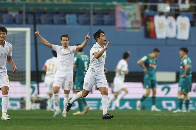 FC서울 나상호가 4월 이달의 선수에 이어 이달의 골까지 석권했다. 사진=한국프로축구연맹