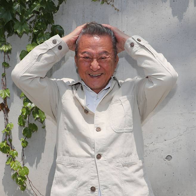 연극 ‘세일즈맨의 죽음’의 주연으로 7년 만에 무대에 돌아온 배우 박근형(82)은 “이 역할, 배우로서 너무 재미있고 행복하다”며 활짝 웃었다. /이진한기자