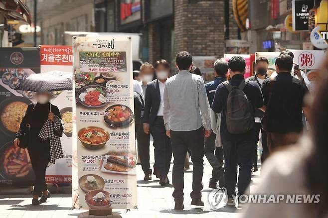 외식물가 또 줄줄이 상승…삼겹살 2만원·자장면 7천원 근접 [연합뉴스 자료사진]