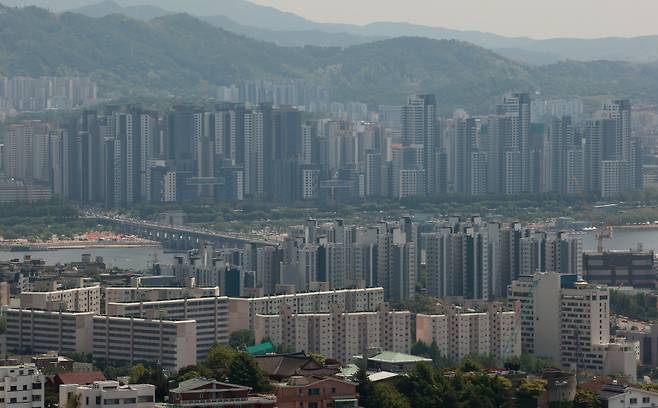 서울 남산에서 바라본 시내 아파트 단지의 모습 ⓒ연합뉴스