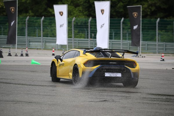 람보르기니 트랙데이에서 직접 시승한 우라칸 & 우루스 [원성열 기자의 Car & Track]