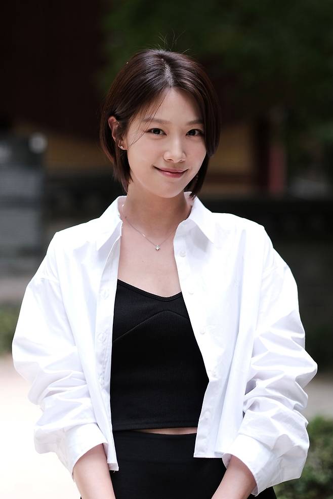 포즈 취하는 배우 이주우 (서울=연합뉴스) 류효림 기자 = 배우 이주우가 22일 오후 서울 종로구 수송동 연합뉴스 사옥에서 인터뷰에 앞서 포즈를 취하고 있다. 2023.5.22 ryousanta@yna.co.kr