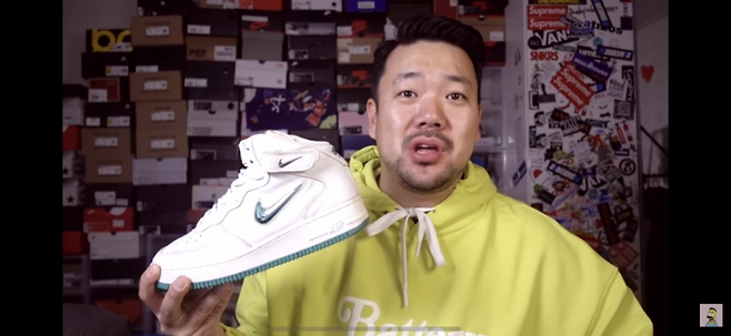 에메랄드 메탈 포스는 레트로로 발매되지 않아 중고 제품으로라도 구할 수 있어 다행이었다고 말하는 와디_출처 : 와디의 신발장