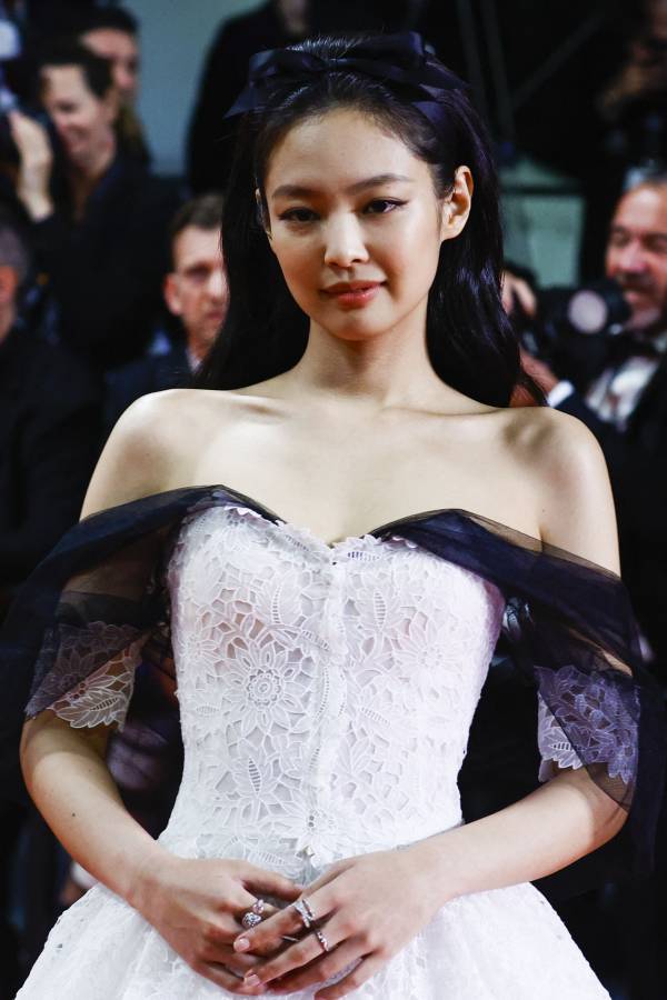 <yonhap photo-1742=""> 블랙핑크 제니. (사진=연합/AFP)</yonhap>