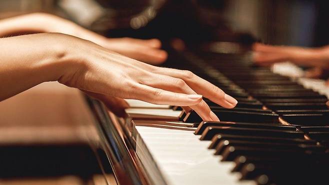 연구 결과 사람들은 열심히 노력한 사람보다 타고난 재능이 있는 이들을 더 좋게 평가하는 것으로 나타났다