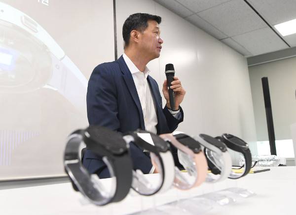 혼 팍 삼성전자 MX사업부 디지털 헬스팀장(상무)이 23일 서울 중구 삼성전자 기자실에서 삼성헬스 비전과 전략을 설명하고 있다. 그는 삼성 헬스 미래전략의 큰 축 가운데 하나가 ‘수면 기능’이라고 강조했다. 권현구 기자