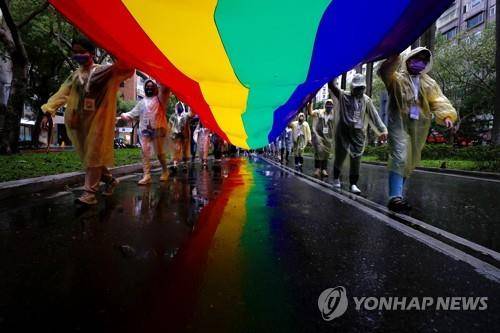 지난해 10월 대만 타이베이서 진행된 성소수자 행진  [EPA 연합뉴스 자료사진. 재판매 및 DB 금지]