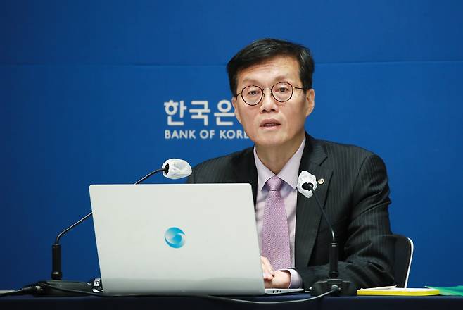 이창용 한국은행 총재가 25일 금융통화위원회 이후 기자간담회에서 발언하고 있다. /사진=한국은행 제공