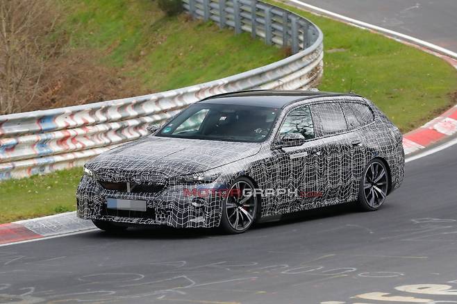 BMW i5 투어링 시험주행차량 (사진제공 : Baldauf)