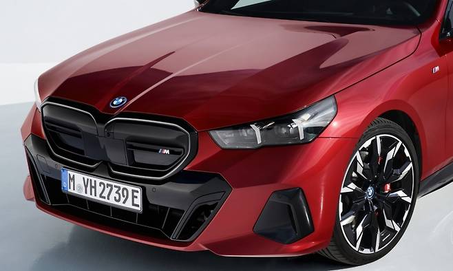 BMW i5 M60