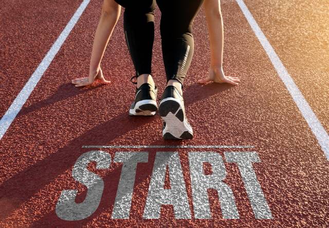 마라톤 부상을 예방하기 위해선 휴식을 자주 취하며 자신의 페이스에 맞게 달려야 한다./사진=클립아트코리아