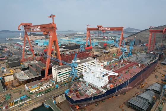 A shipyard of Hyundai Samho Heavy Industries [HYUNDAI SAMHO HEAVY INDUSTRIES]