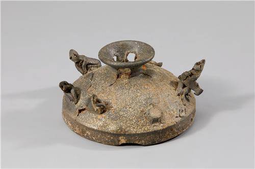 경주 황남동에서 출토된 토우 장식 토기 [국립중앙박물관 제공. 재판매 및 DB 금지]