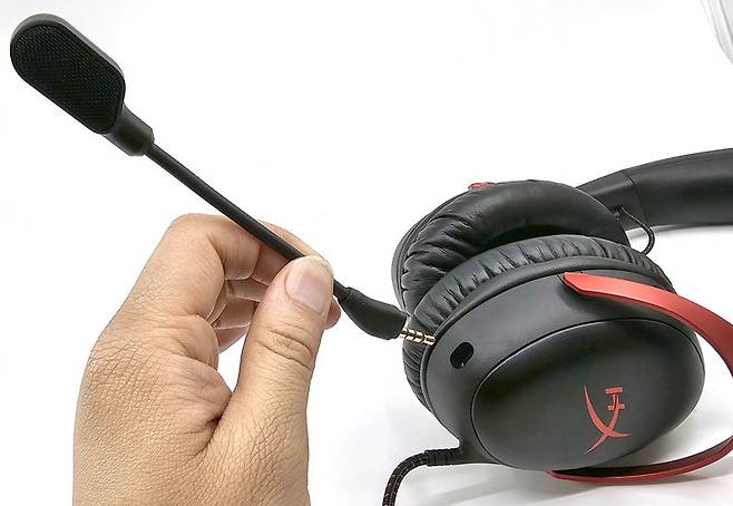 탈부착이 가능한 마이크 유닛 (출처=IT동아)