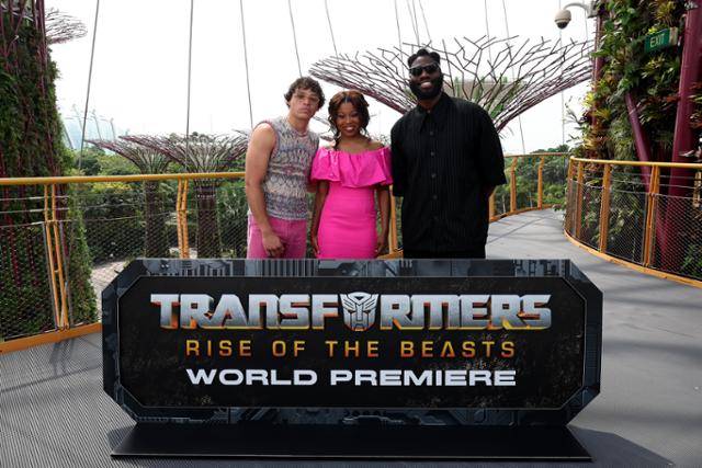 '트랜스포머: 비스트의 서막'의 온라인 프레스 컨퍼런스가 진행됐다. 앤서니 라모스·도미니크 피시백·토베 엔위그위(왼쪽부터 차례로)가 이 자리에 참석했다. 롯데엔터테인먼트 제공