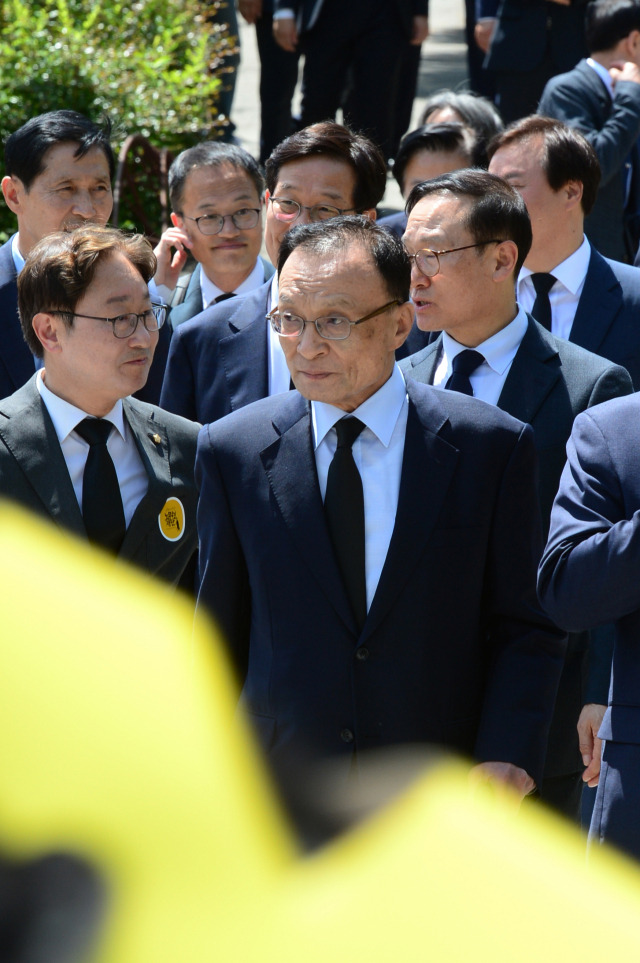 ▲이해찬 전 더불어민주당 대표가 23일 오후 경남 김해시 진영읍 봉하마을에서 열린 노무현 전 대통령 서거 14주기 추도식에 참석하고 있다. ⓒ연합뉴스