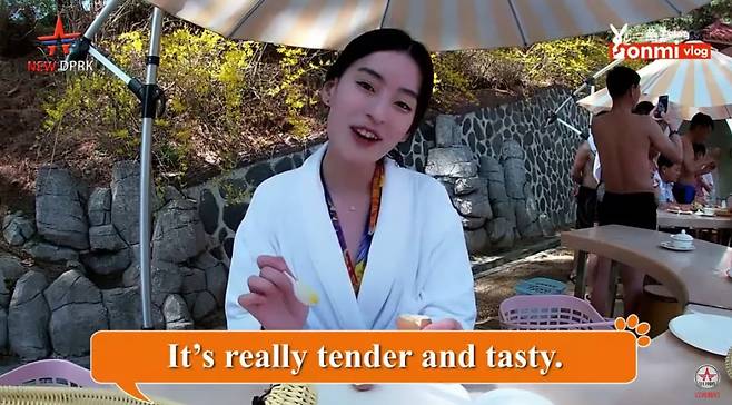 북한 유튜버 연미가 22일 공개된 영상에서 북한 평안남도의 온천문화 휴양 시설을 소개하고 있다. /유튜브 NEW DPRK