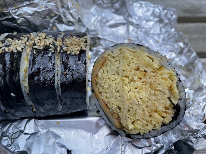 Babdoduk gimbap (Kim Da-sol/The Korea Herald)