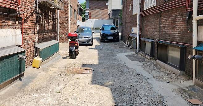 반지하 주민의 주거상향을 위한 이사 바우처가 지급되지 않아도 반지하에 세입자로 들어오는 사람들은 계속 있었다.[사진=더스쿠프 포토]