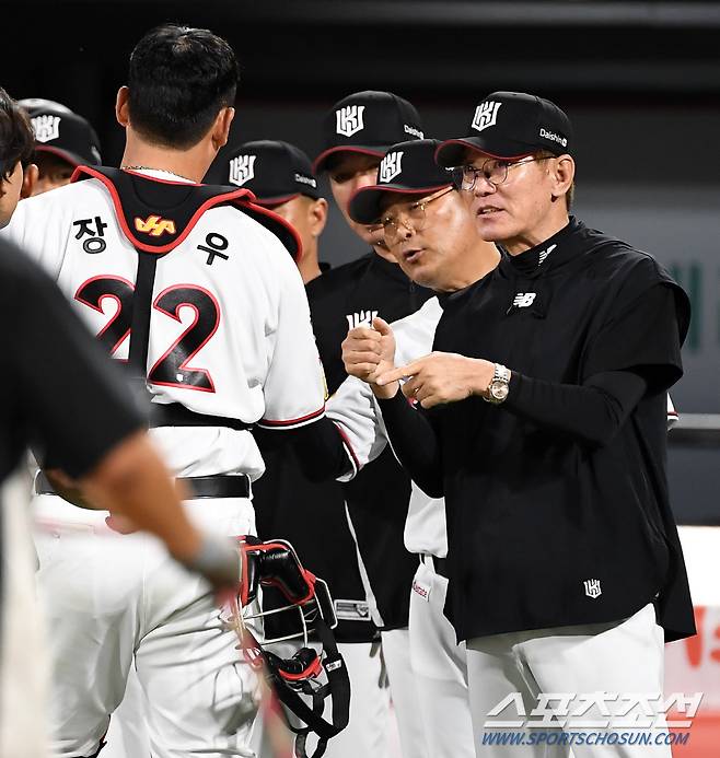 2023 KBO리그 KT 위즈와 키움 히어로즈의 경기가 25일 수원 KT위즈파크에서 열렸다. 경기에서 승리한 KT 선수들이 기뻐하고 있다. 수원=박재만 기자pjm@sportschosun.com/2023.05.25/