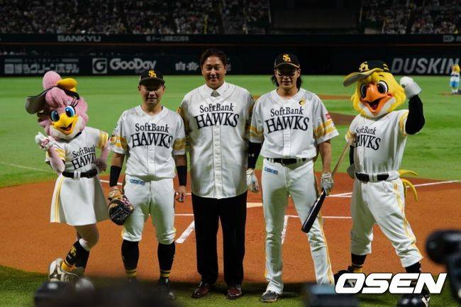 이대호와 소프트뱅크스 야나기타 유키, 나카무라 아키라. /OSEN DB