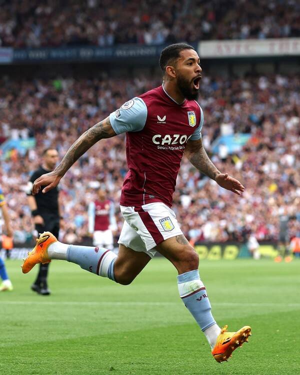 승리를 거둔 아스톤 빌라.