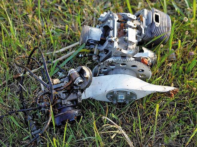 러시아의 자폭 드론 40대 격추 - 28일(현지 시각) 우크라이나 수도 키이우의 한 공장 부근에서 발견된 러시아 자폭 드론의 잔해. /로이터 연합뉴스