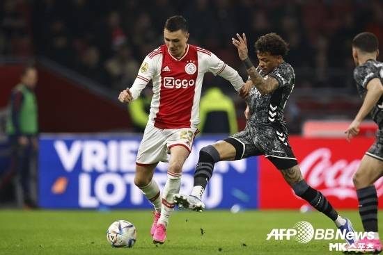 선수와 팬의 신경전은 종종 볼 수 있는 장면이다. 그러나 직접 펀치를 날리는 건 보기 드물다. 사진=AFPBBNews=News1