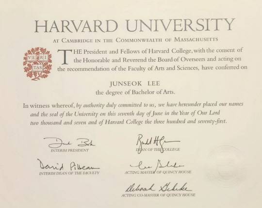 이준석 전 국민의힘 대표가 28일 SNS에 게시한 하버드대 졸업장 사진. 페이스북 캡처