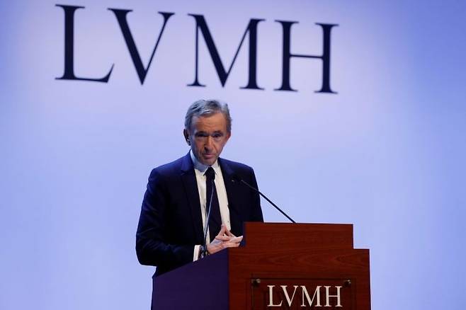 미국 정부의 현금보유량이 루이뷔통모에헤네시(LVMH) 베르나르 아르노 회장, 일론 머스크 테슬라 CEO 등 세계 최대 부호들의 자산평가액보다 더 적은 것으로 나타났다.[사진출처=로이터연합뉴스]