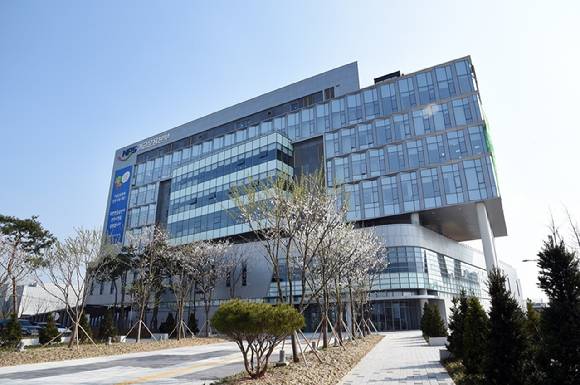 국민연금이 지난 1분기 기금운용을 통해 58조4천억원을 벌었다. 사진은 국민연금공단 기금운용본부 사옥 건물 [사진=국민연금]