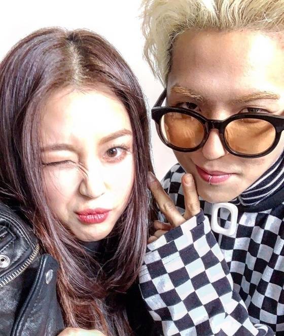 송단아(왼쪽)와 송민호 /사진=송단아 SNS