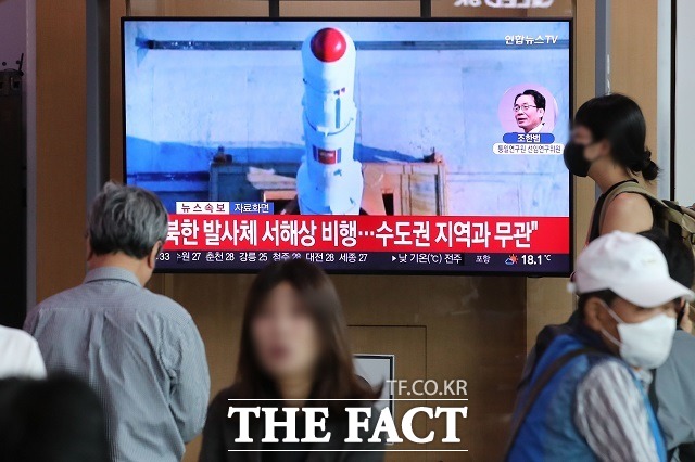 북한이 31일 발사한 이른바 우주발사체 1발이 서해 어청도 해상에 추락했다고 합동참모본부가 밝혔다. /뉴시스