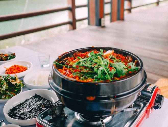 전주 천변의 오모가리탕 역시 빼놓을 수 없는 명물이다