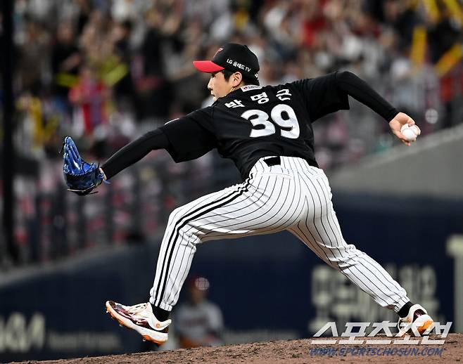 2023 KBO리그 LG 트윈스와 KIA 타이거즈의 경기가 26일 광주 KIA챔피언스필드에서 열렸다. LG 박명근이 역투하고 있다. 광주=허상욱 기자wook@sportschosun.com/2023.05.26/