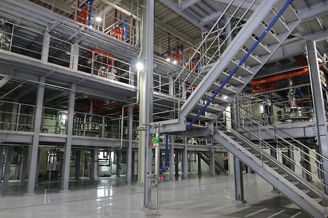 새만금 산단 1공구에 입주한 이피캠텍 공장 내부 모습. [새만금개발청]