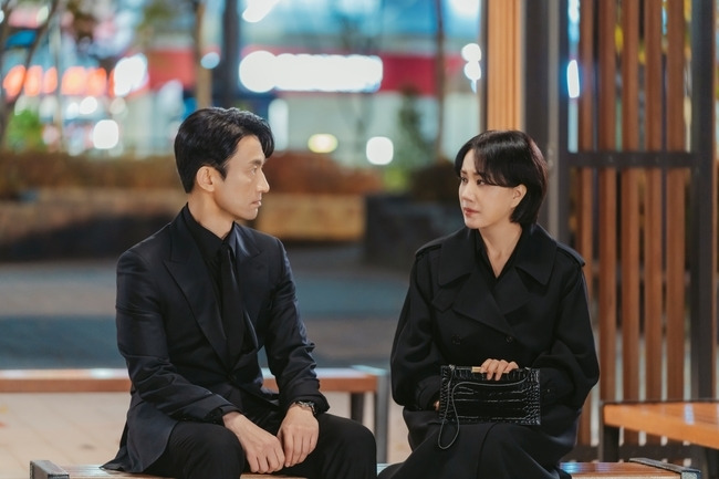 I wonder if Cha Jung Sook will find true happiness.JTBC Saturday Drama  ⁇  Dr. Cha Jeong-suk!  ⁇  leaves only two times to the end.The dynamic life suture of Uhm Jung-hwa in the play provoked the audiences enthusiastic response by snatching laughter and empathy every time. Someones wife, daughter-in-law, and mother, Cha Jung-sook.His story, which had to go through the crossroads of life and death, was like a comfort and cheer to all the worlds quiet people.The ratings were explosive. The 14th episode also continued its strong craze, maintaining the top spot in the same time slot with 18.2% nationwide and 17.9% in the metropolitan area (based on Nielsen Korea, paid households).After noticing her husbands The Secret Life of Pets, Cha Jung-sook, who could not easily decide on a divorce, finally chose to stand alone from the hell of the heart.Cha Jung-sook, who had been put on hold for a while to prepare for a divorce for Moms treatment, was also reactivated.Turning point, which left only two times to the end, raised the curiosity about the ending to the peak.In the meantime, the actors chemistry caught the eye by unveiling the Hot Summer Days moment, which was brilliant. The performances of the actors who renewed the legend every time and gave laughter and sympathy to the viewers were the driving force of the syndrome craze.Uhm Jung-hwa, Kim Byeong-choon, Myung Se-bin, Min Woo Hyuk, as well as Park Jun-geum, Kim Mi-kyung, Park Chul-min and Kim Byeong-choon,Song Ji-ho, Lee Seo-yeon, Jo Aram, Soarin and other new talents have added to the fun of the drama.Uhm Jung-hwa has drawn a wide range of emotional changes that Cha Jung-sook has experienced, and has led to the popularity of Drama.The best initiator that made Cha Jeong-sook more empathized was  ⁇ seo in-ho ⁇  completed by Kim Byeong-choon.The secret life of Pets between Cha Jung-sook and Choi Seung-hee (Myung Se-bin) is a seo in-ho.The true value of Kim Byeong-choon, who naturally digested the reversal of his relationship with Cha Jeong-suk, was brilliant.Myung Se-bin, who has been persuasive to Choi Seung-hees character, has been well received as an acting transformation that has never been seen before. ⁇  Roy Kim  ⁇  Hot Summer Days Min Woo Hyuk was responsible for the excitement and succeeded in capturing the room, and Kim Byeong-choon and the reverse comic Tikitaka added a smile.I can not help but notice the activity of Acting adherents who doubled the right tension and laughter here.Kim Mi-kyung of  ⁇   ⁇   ⁇   ⁇   ⁇   ⁇   ⁇ ......................................................Park Chul-min and Kim Byeong-choon, who boasted a tikitaka that was disassembled by Yoon Tae-sik, a laughing strong man in Kusan University Hospital, who does not have a good day, was greatly loved.In addition, the presence of new artists such as Song Ji-ho, Lee Seo-yeon, Jo-aram, and Soarin energized.The production crew said that it would be nice to look forward to Cha Jeong-sooks move to burn the hot will for the reboot of life until the end of the happy ending, I told them to watch what Choices they are going to. ⁇  Dr. Cha Jeong-suk! The 15th episode will be broadcasted at 10:30 pm on the 3rd.