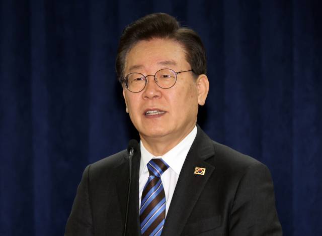 이재명 더불어민주당 대표가 1일 국회에서 열린 '후쿠시마 사고원전 오염수 방류 시도와 민생대책 방안 긴급간담회'에서 인사말을 하고 있다. 연합뉴스