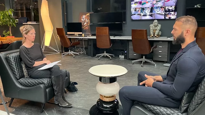 BBC와 인터뷰하는 앤드류 테이트