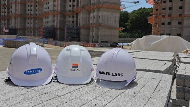 Samsung Electronics and Naver Cloud joined hands to launch a private 5G network for Hoban Construction to enhance worksite safety and efficiency. (Samsung Electronics)