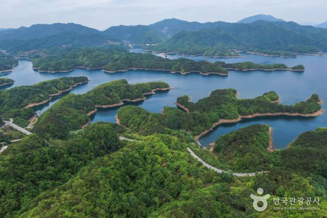생태관광사업이 본격 추진될 충북 충주호. 사진제공=한국관광공사
