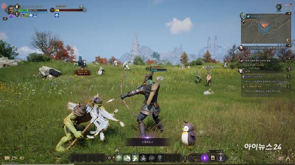 자동사냥 기능 '스텔라포스' 작동 이후 필드에서 몬스터를 사냥하는 장면